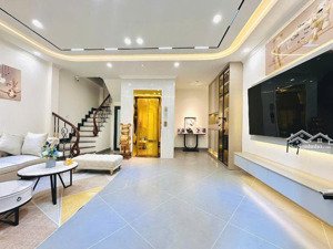 gấp, 9 tỷ hơn, cầu giấy, 6 tầng thang máy, 30m ra phố, mặt tiền quyền lực, nhà mới ở luôn