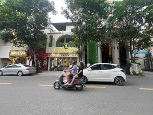 bán nhà mt thủ khoa huân bên thành q1, 4 x 20m, 4 tầng, hđ thuê 160 triệu/ tháng. 60 tỷ