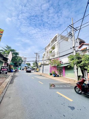 nhà 1t1l - mặt tiền đường - 133m2- khu sầm uất đông sinh viên - đang cho thuê kinh doanh 16tr/thag