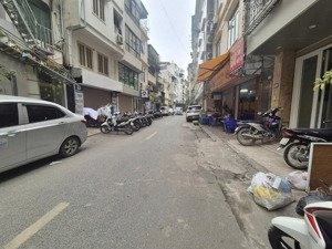 bán nhà gần ngõ 68 xuân thủy, cầu giấy 65m2, tặng nội thất, tầm 14 tỷ, ô tô, kinh doanh spa