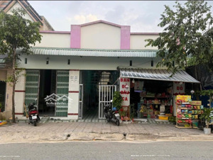 với 1,5 tỷ dãy nhà trọ ngay kcn mỹ phước 3. thu nhập 10 tr/tháng: gần trường đh việt đức, sổ hồng