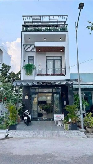 chính chủ**bán gấp nhà 1 lầu , 6x20 giá 770 triệu , đường trần đại nghĩa , gần vòng xoay an lạc