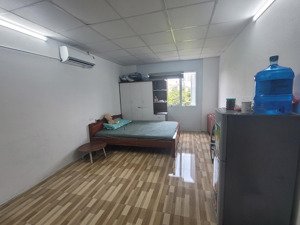 cho thuê căn hộ dịch vụ 32m2 trong khu biệt thự việt hưng, view đẹp, vào ở luôn