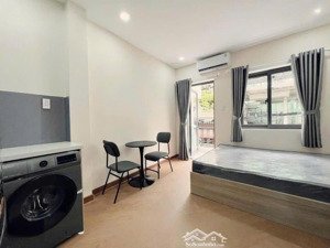 studio tone gỗ gần ngay sát sala trần não quận 2 chỉ 5x