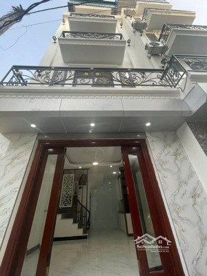 chỉ với 5.45 tỷ anh chị đã có cơ hội sở hữu ngay căn nhà 32m2 5 tầng tại vân canh đã sẵn nội thất