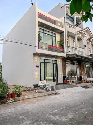 bán nhanh nhà 72m2 - sổ hồng riêng - full thổ cư- sẵn sang tên công chứng