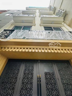 tôi cần bán nhà gấp, tòa ccmn trần phú, mỗ lao hà đông dt 70m2 18 phòng thang máy oto đỗ gần giá rẻ