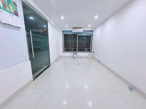 văn phòng nghĩa đô nhà lô góc thoáng