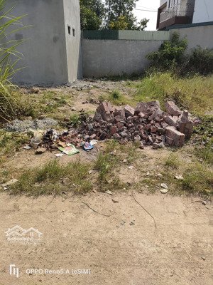 bán mảnh đất hương đình đối diện cổng b kcn nội bài 2. dt nhỏ, tài chính nhỏ vị trí đẹp hơn 2 tỷ