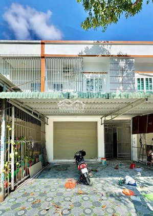 chủ gửi bán cặp trọ đường n3 kcn bàu bàng, diện tích 150m2/1 dãy, thổ cư, shr, cách cổng chào 2p