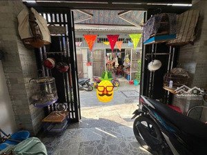 bán nhà 1/ xe tải thông, nhà shr đẹp chủ xây ở cứng cáp, kdc an ninh, tiềm năng kề bờ kè tham lương