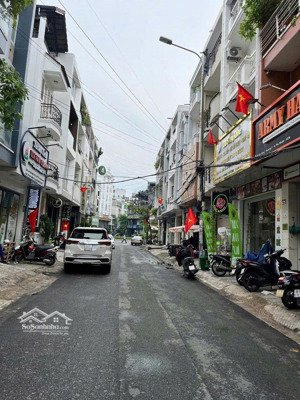 chủ gửi bán gấp góc 2mt hoa lan, pn. dt: 16x4.2m, 4tầng, ngay phan xích long. lh: duy