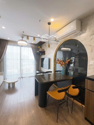 nhà đẹp giá rẻ! 2n2 góc tầng trung hướng mát full nội thất luxury. 