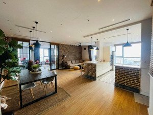 gia đình cần bán căn hộ vinhomes nguyễn chí thanh, lô góc view cả hà nội, hồ tây, 160m2, 23.88 tỷ