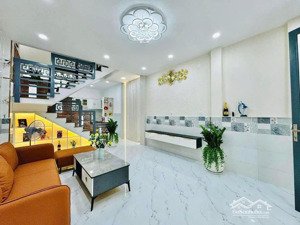 chính chủ gửi bán nhà hxh đường số 11, trường thọ, thủ đức giá chỉ 2 tỷ 950, shr hoàn công đủ