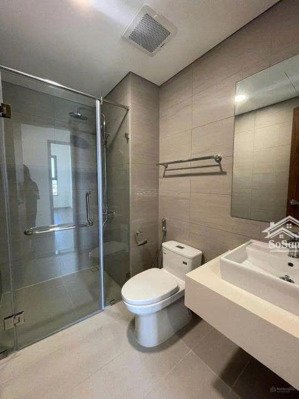 chỉ 10tr thuê căn: 75m2, 2pn, 3 máy lạnh, 2 nước nóng , giường, sofa , rèm, giàn phơi vào ở liền