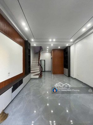 bán nhà 6 tầng thang máy tại kim hoàng, vân canh, cách ủy ban xã 100m, giá 7,35 tỷ còn thương lượng