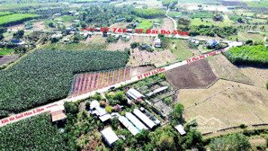 bán đất 896 triệu/lô gồm 12 lô liền kề, vị trí ngay cổng kcn đá bạc thuận tiện làm nhà trọ