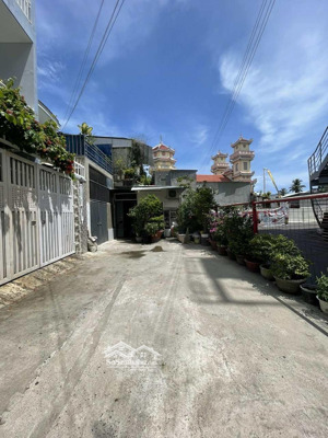 giá rẻ bán đất tặng nhà ngay tttp nha trang, giá chỉ 49,9 triệu/m2 giá đẹp nhất thị trường. chốt nh