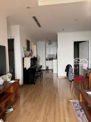 bán căn 3 p.ngủ sáng 103 m2 - royal city