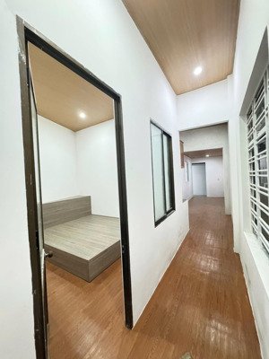 chính chủ cần bán gấp nhà trước bến xe đà nẵng. kiệt ô tô đậu đỗ