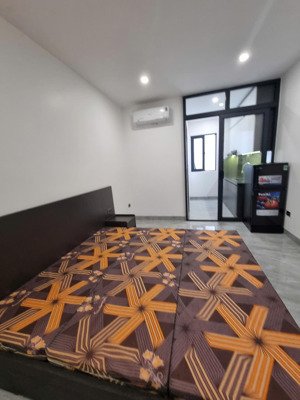 chính chủ cho thuê chung cư mini phố lâm hạ 34m2 full đồ, bếp ngăn riêng giá 5.5 triệu: 
