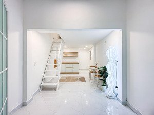 siêu phẩm gần chợ 200,cầu kênh tẻ,cầu tân thuận,cầu ông lãnhlh: zalo/call)