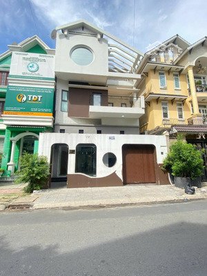 hàng độc quyền - mặt tiền khan hiếm hoa lan, phú nhuận - 8 x 20m - 4 tầng - hđt 90tr/th - giá 55 tỷ