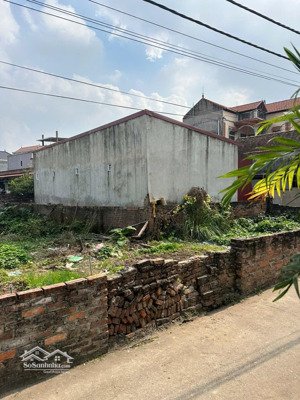 lô góc 3 mặt tiền nằm ngay trung tâm phường mão điền thuận thành bắc ninh .dt 105m2 .