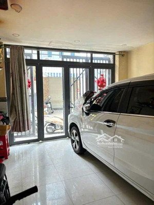 chính chủ 3 tỷ 8 tô vĩnh diện sổ hồng đường 6m ngay vincom khu thời trang cho thuê tốt kinh doanh