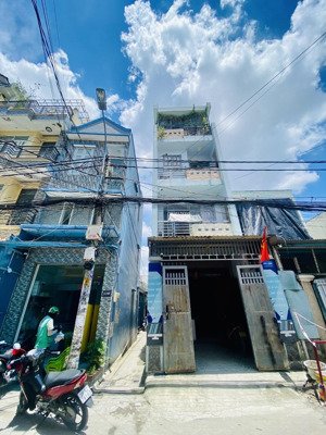 bán nhà lô góc tân trụ 70m2. 4 tầng btct. 5pn 5wc. hẻm nhựa 8m. sát metro trường chinh