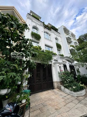 cần bán ! biệt thự đường nguyễn văn thương,quận bình thạnh( 9x14m-4 tầng) nội thất đẹp- giá: 29 tỷ