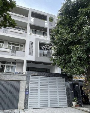 nhà đẹp giá rẻ tại lạc long quân, quận 11 - giá 5,22 tỷ - 4x16m (64m2). sổ sẵn hoàn công sau dịch