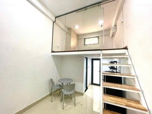 cho thuê phòng có gác full nội thất cửa sổ 30m2,gác cao ngay ngô tất tố sát quận1, quận2, hàng xanh