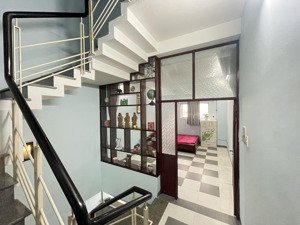 cho thuê nhà 4 tầng hẻm lê thánh tôn, siêu trung tâm nha trang, sát vincom