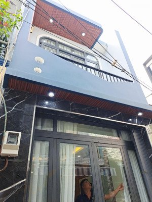 nhà đẹp giá rẻ 2 tầng btct chiến lược chỉ 4.1 tỷ