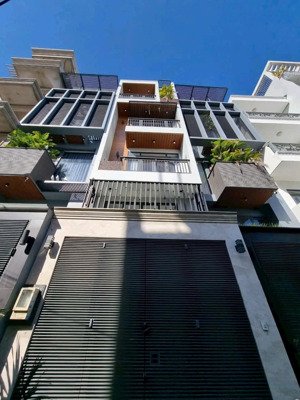 kẹt tiền bán gấp nhà đường 6m nguyễn thiện thuật,p3,q3 giá 4tỷ2/71m2 cho thuê 34tr gần chợ bàn cờ