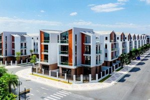 liền kề góc ánh dương, thiết kế hiện đại,gần công viên biển , 5 tầng, gần đường lớn