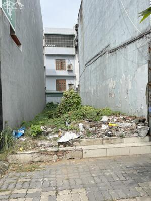 Bán đất MT đường liên phường đi bộ 2phút qua tớ the global city