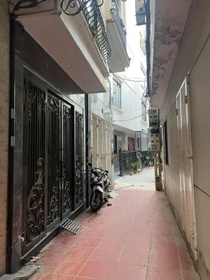 bồ đề hơn 7 tỷ - 5 tầng mới - ô tô đỗ cổng - ko quy hoạch