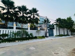 khan hiếm biệt thự lớn 875m2 chỉ 180 tỷ khu compound trần não hồ bơi sân vườn quận 2 siêu tốt kế q1