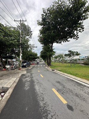 nhà mặt tiền đường - 88m (4x22m) - 3 tầng 5pn - có hẻm sau nhà - kinh doanh đa ngành nghề