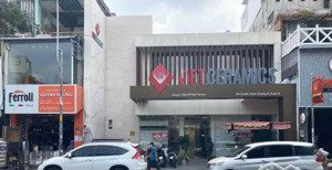 siêu phẩm giá quá tốt đ.tô hiến thành, quận 10 - dt 11 x 20m - 2 tầng - giá 39 tỷ