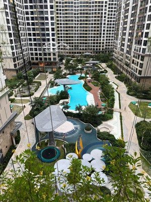 cần cho thuê gấp 2pn full nt lumiere boulevard, view hồ bơi, nhà mới đẹp
