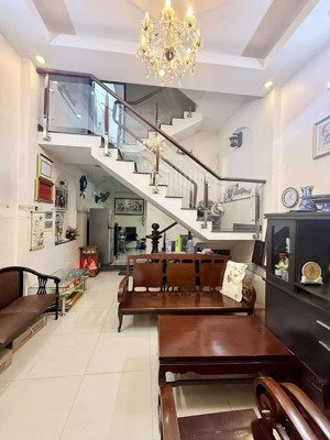nhà tân bình 4 tầng, 40m2, 4 pn không qh giá 5 tỷ 1 tl