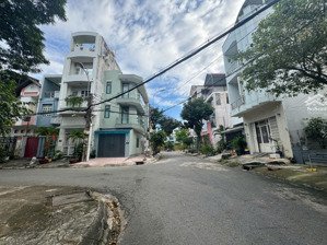 bán nhà khu thành ủy đường 18 giá đầu tư ngay công viên 68m2 khu bên sông đường nội bộ 12m thủ đức