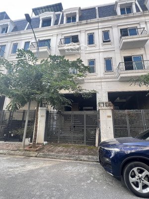 chính chủ bán căn liền kề khu đô thị happyland đông anh diện tích 80m đã xây 4 tầng 1 lửng 1 tum