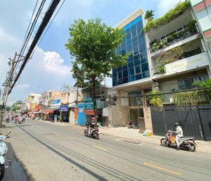 hdt: 150tr/tháng vị trí trung tâm bình thạnh - dt: 7 x 30m - hầm 7 tầng - mt bùi đình túy - 42 tỷ