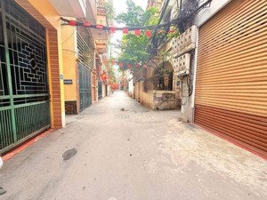 khu vip lạc long quân- siêu hiếm - nhà dân xây - 10m ra ô tô.