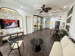 bán 2 ngủ 76m2 times city có slot ô tô đủ đồ chỉ với 9.3 tỷ, lh 